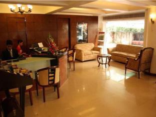 Ramee Guesline Hotel, Dadar Мумбаи Экстерьер фото